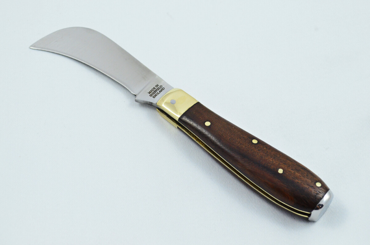 A Handmade D2 Steel Pruning Pen/Pocket Knife - Rosewood Scales Brass Bolster - Image 2