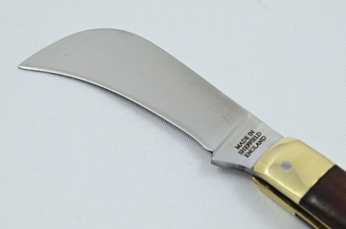 A Handmade D2 Steel Pruning Pen/Pocket Knife - Rosewood Scales Brass Bolster - Image 4