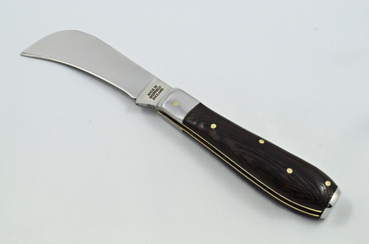 A Handmade D2 Steel Pruning Pen/Pocket Knife - Black Stealth Laminate Scales Steel Bolster - Image 2