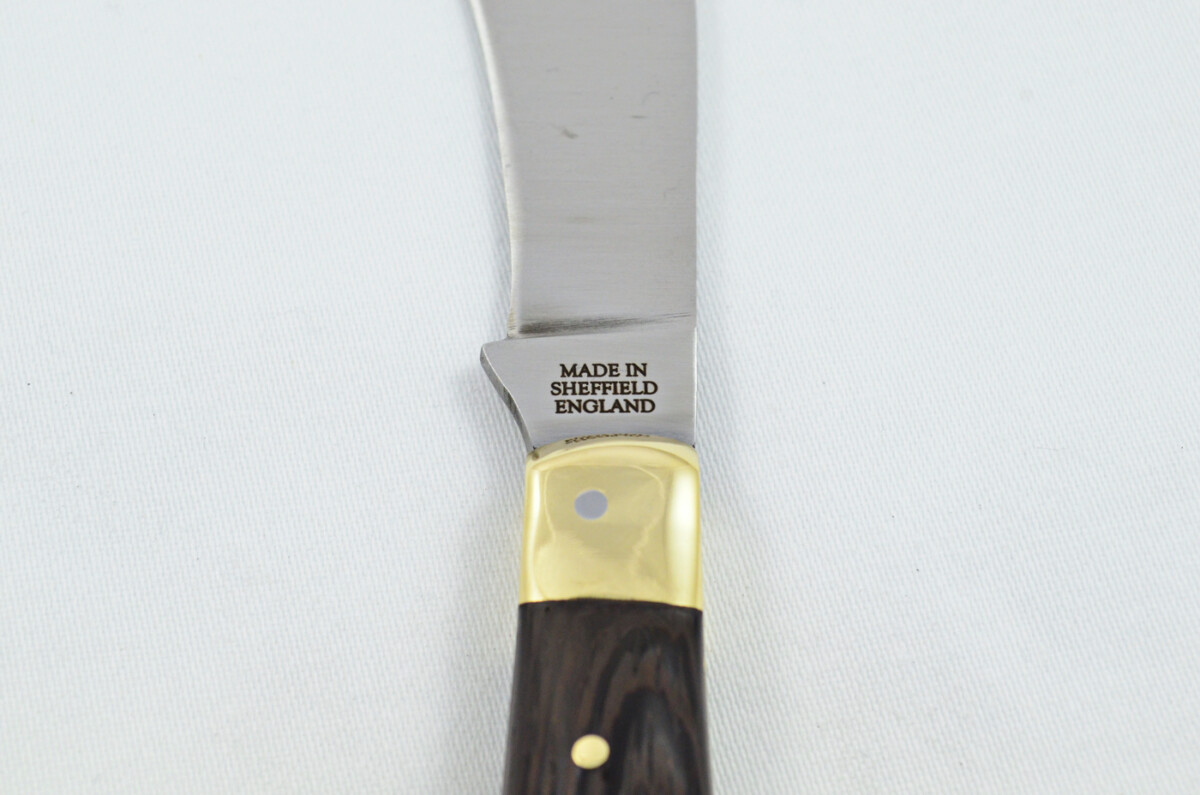 A Handmade D2 Steel Pruning Pen/Pocket Knife - Black Stealth Laminate Scales Brass Bolster - Image 6