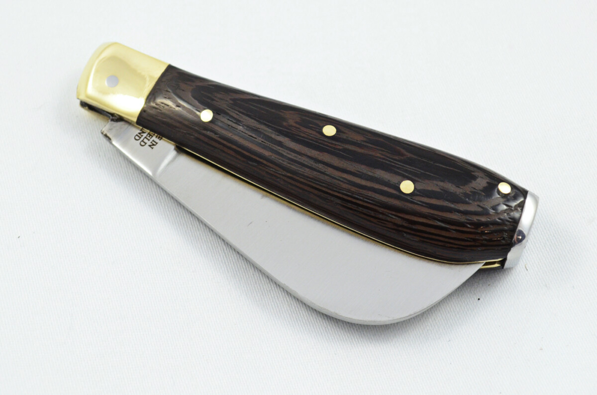 A Handmade D2 Steel Pruning Pen/Pocket Knife - Black Stealth Laminate Scales Brass Bolster - Image 7