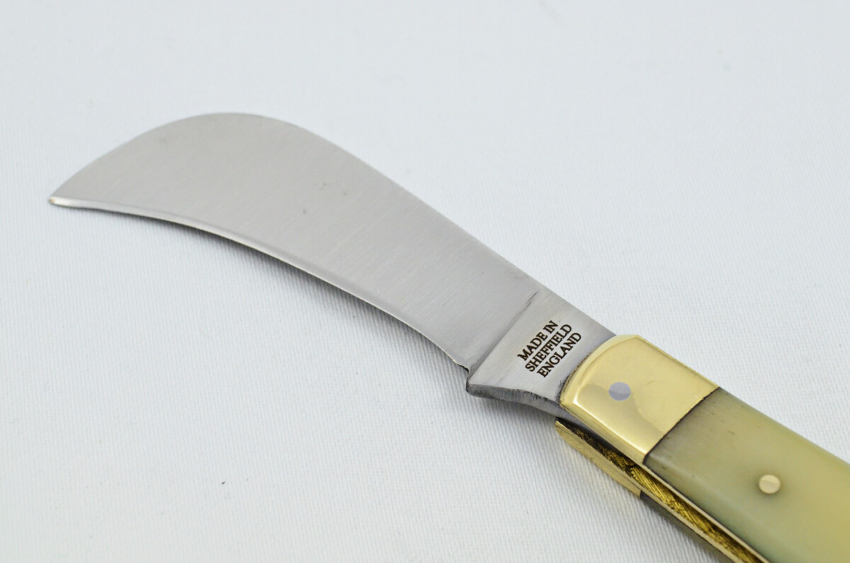 A Handmade D2 Steel Pruning Pen/Pocket Knife - Camel Bone Scales Brass Bolster - Image 4