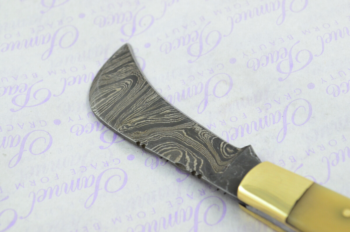 A Handmade Damascus Steel Pruning Pen/Pocket Knife - Camel Bone Scales - Image 3