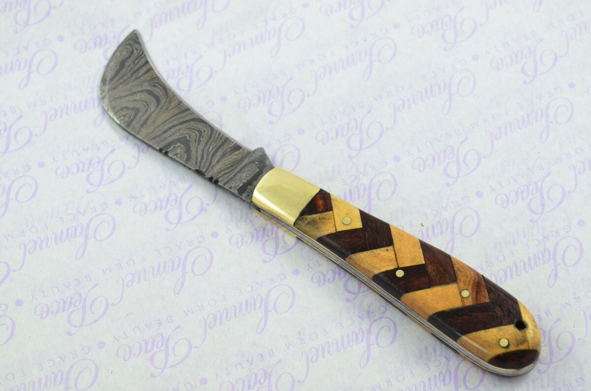 A Handmade Damascus Steel Pruning Pen/Pocket Knife - Herringbone Pattern Wood Scales