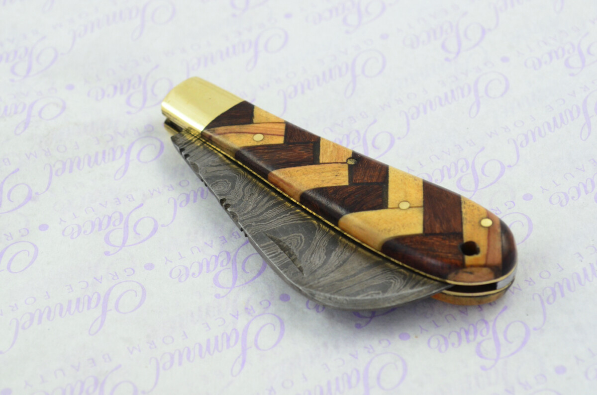 A Handmade Damascus Steel Pruning Pen/Pocket Knife - Herringbone Pattern Wood Scales - Image 8