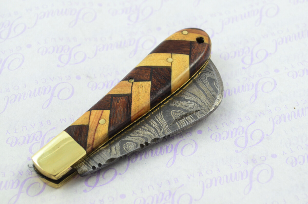 A Handmade Damascus Steel Pruning Pen/Pocket Knife - Herringbone Pattern Wood Scales - Image 9