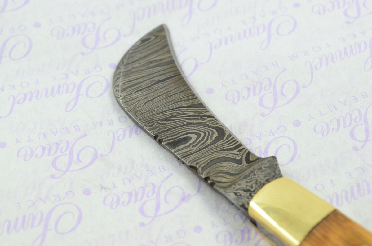A Handmade Damascus Steel Pruning Pen/Pocket Knife - Olive Wood Scales - Image 3