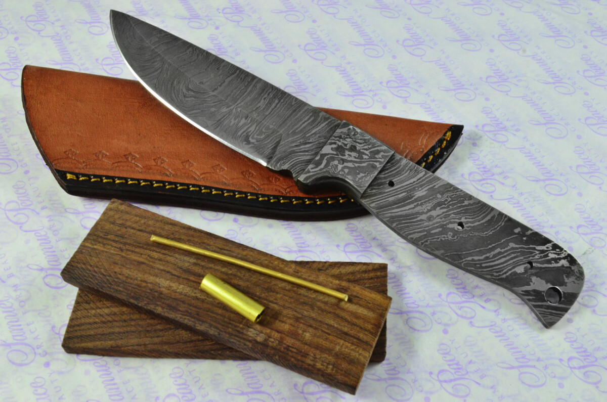 Knife Making Kit! Damascus Steel Hunting/Bowie Knife Rosewood Scales Damascus Bolster inc Leather Sheath