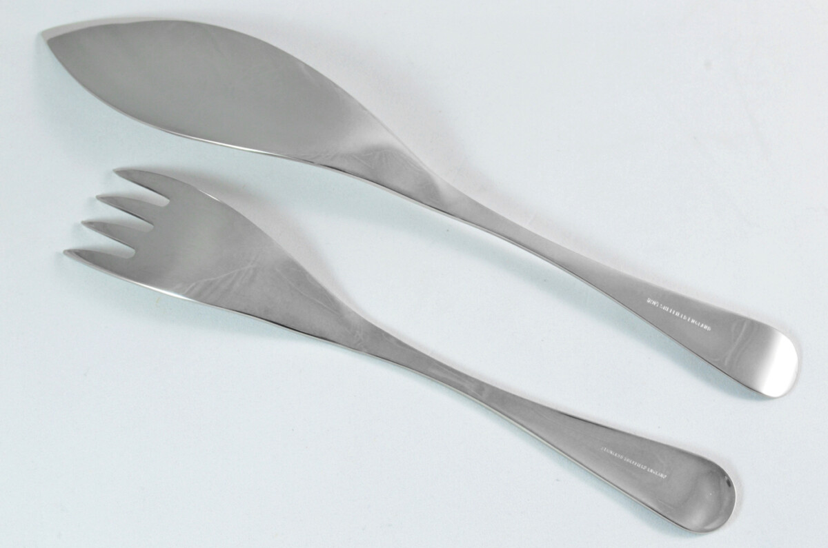 Robert Welch Stainless Steel 18/10 Fish Servers/Carvers - Image 2