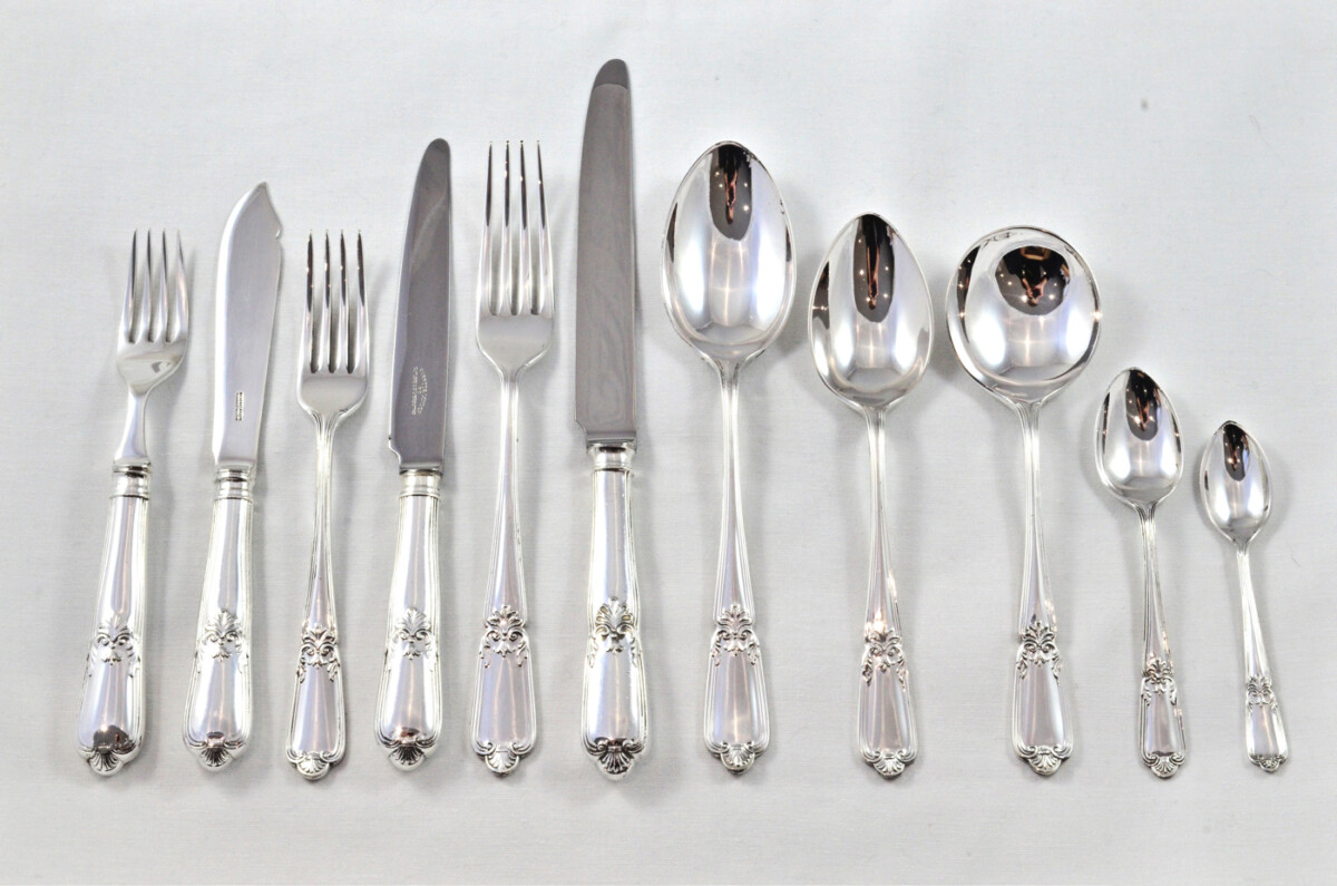 Antique Harrods Canteen of Cutlery By Roberts & Belk Sheffield - Silver Plated - Louis XIV Pattern - 132 Pieces - Image 3