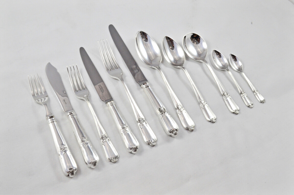 Antique Harrods Canteen of Cutlery By Roberts & Belk Sheffield - Silver Plated - Louis XIV Pattern - 132 Pieces - Image 6