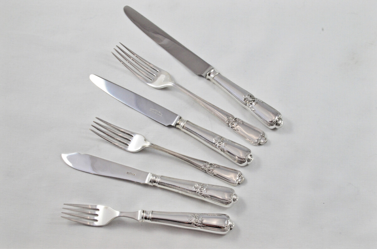 Antique Harrods Canteen of Cutlery By Roberts & Belk Sheffield - Silver Plated - Louis XIV Pattern - 132 Pieces - Image 10