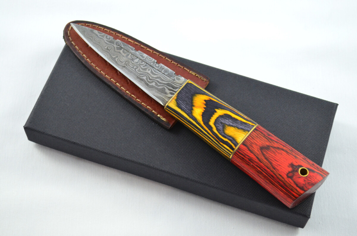 New Fantastic Coloured Laminate Sgian Dubh Damascus Steel Made in Sheffield England Superior Sheath inc Presentation Box
