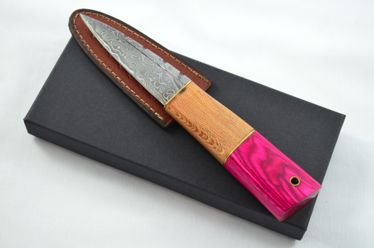 New Fantastic Coloured Laminate Sgian Dubh Damascus Steel Made in Sheffield England Superior Sheath inc Presentation Box