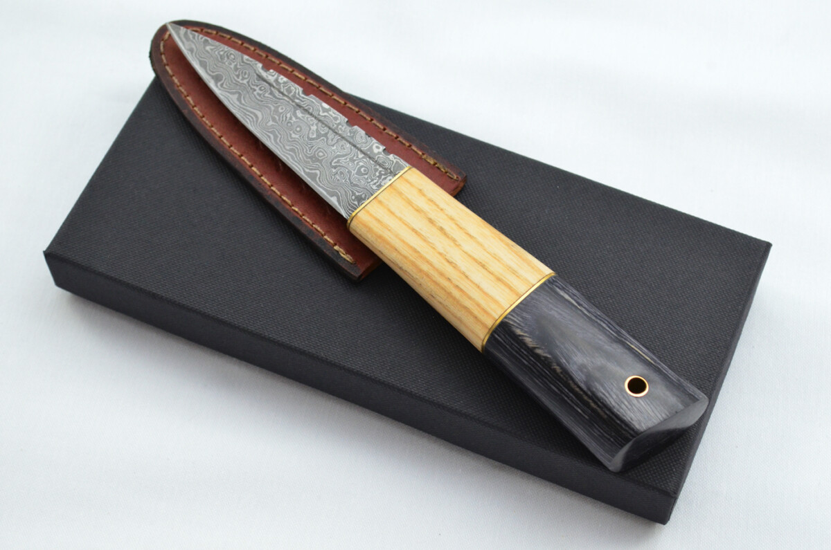 New Fantastic Coloured Laminate Sgian Dubh Damascus Steel Made in Sheffield England Superior Sheath inc Presentation Box