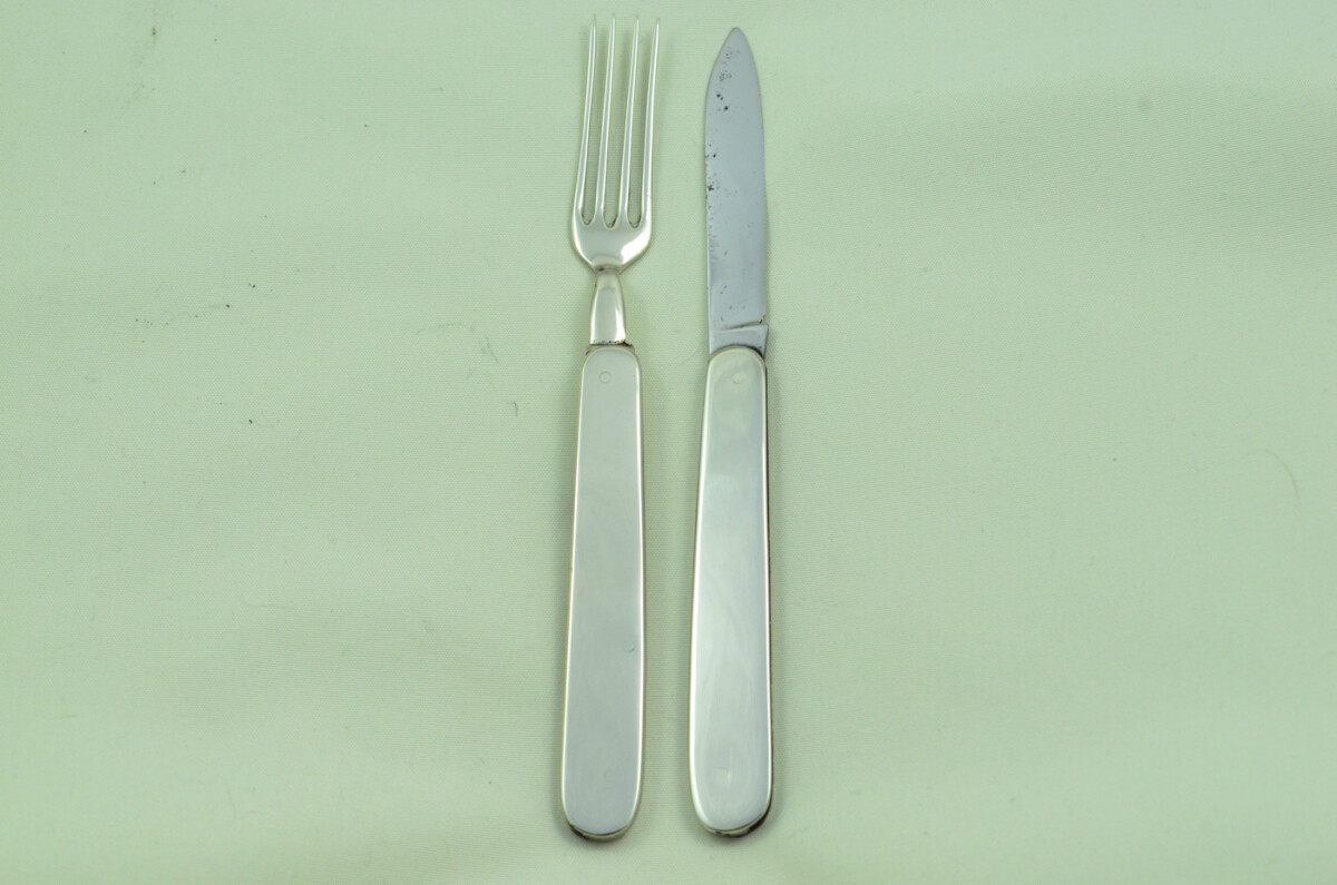Sheffield Made 2 Piece Travelling Knife and fork set Brass Scaled Maker Unknown - Image 2