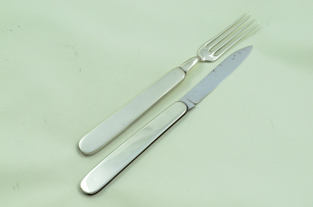 Sheffield Made 2 Piece Travelling Knife and fork set Brass Scaled Maker Unknown - Image 3