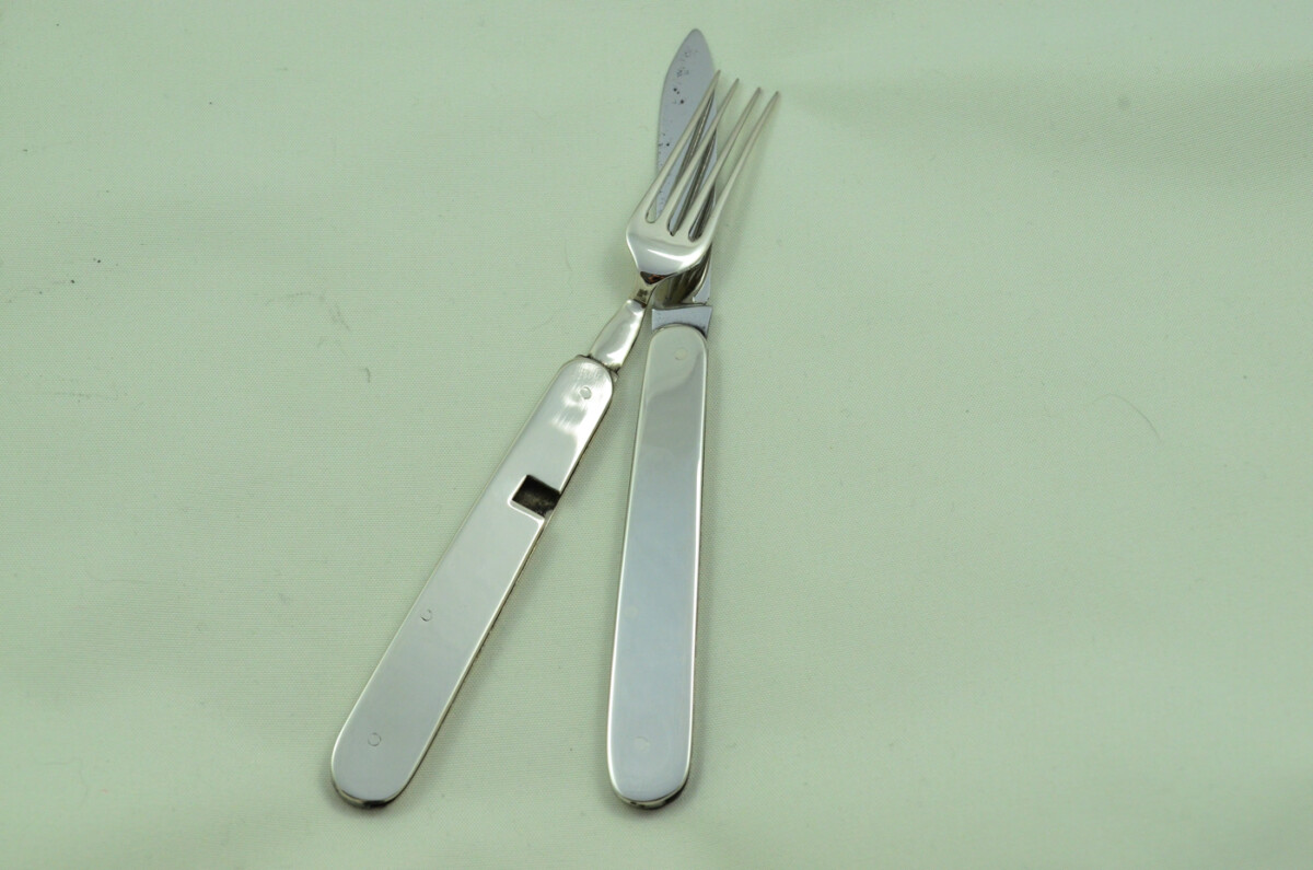 Sheffield Made 2 Piece Travelling Knife and fork set Brass Scaled Maker Unknown - Image 4