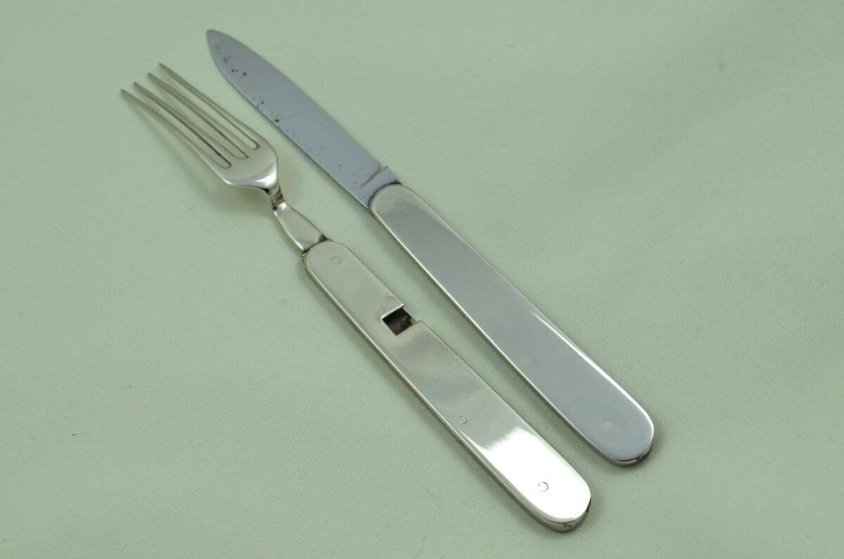 Sheffield Made 2 Piece Travelling Knife and fork set Brass Scaled Maker Unknown - Image 5