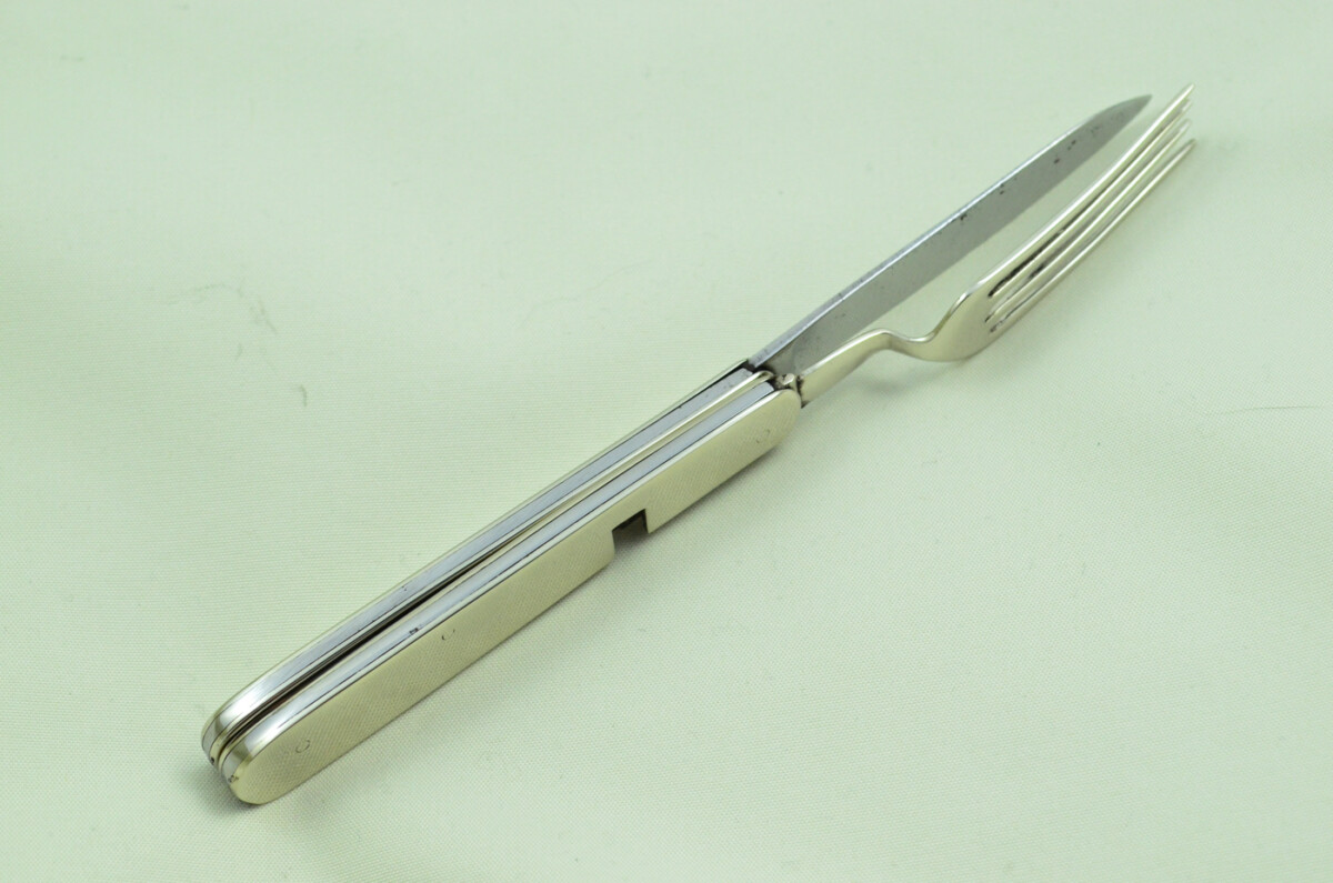 Sheffield Made 2 Piece Travelling Knife and fork set Brass Scaled Maker Unknown - Image 11