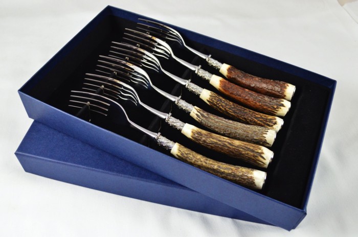 A Set of 6 Sheffield Silver Ferruled Steak Forks with Red Deer Stag Antler Handles – Classic Presentation Case - Image 2