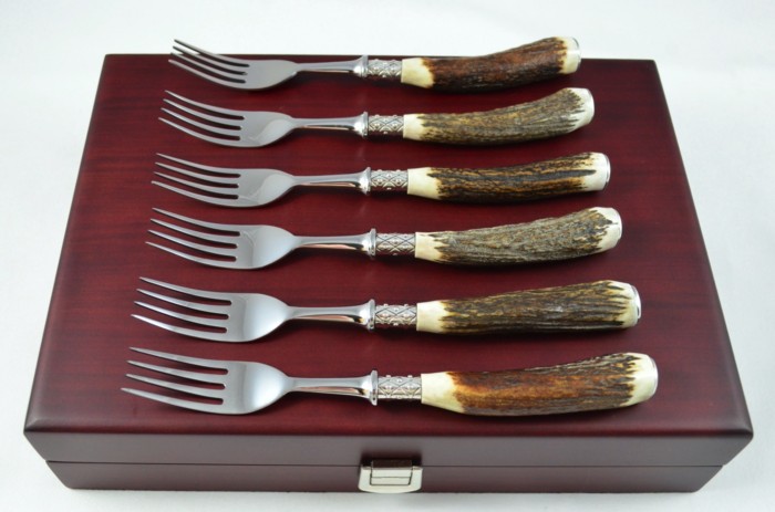 A Set of 6 Sheffield Silver Ferruled Steak Forks with Red Deer Stag Antler Handles – Wooden Presentation Case