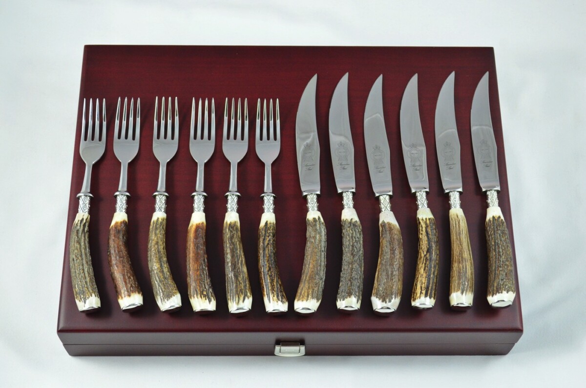 A Set of 6 Sheffield Silver Ferruled Steak Knives & Forks with Red Deer Stag Antler Handles – Wooden Presentation Case
