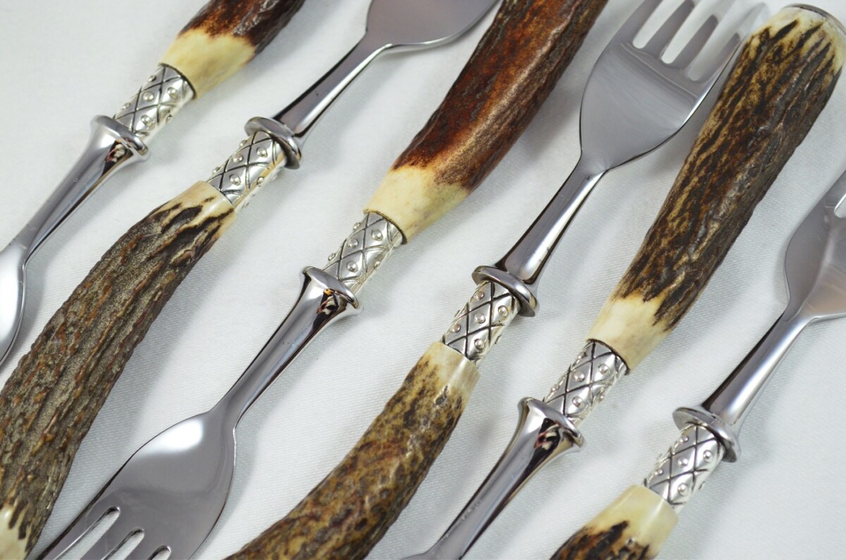 A Set of 12 Sheffield Silver Ferruled Steak Forks with Red Deer Stag Antler Handles - Image 2