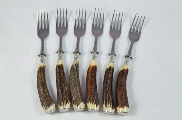 A Set of 6 Sheffield Silver Ferruled Steak Knives & Forks with Red Deer Stag Antler Handles – Wooden Presentation Case - Image 7
