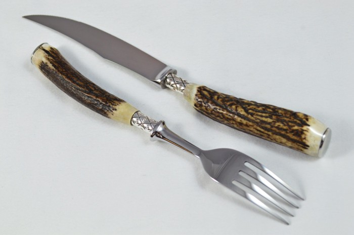 A Set of 6 Sheffield Silver Ferruled Steak Knives & Forks with Red Deer Stag Antler Handles – Wooden Presentation Case - Image 9