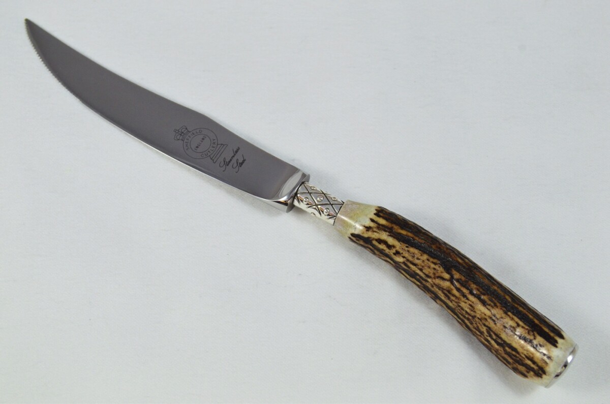 A Set of 12 Sheffield Silver Ferruled Steak Knives with Red Deer Stag Antler Handles - Image 3