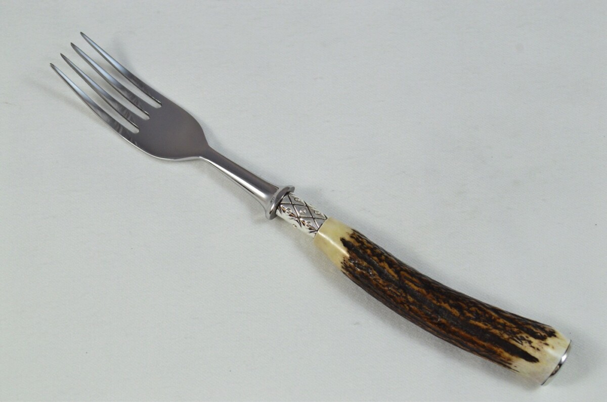 A Set of 12 Sheffield Silver Ferruled Steak Forks with Red Deer Stag Antler Handles - Image 3