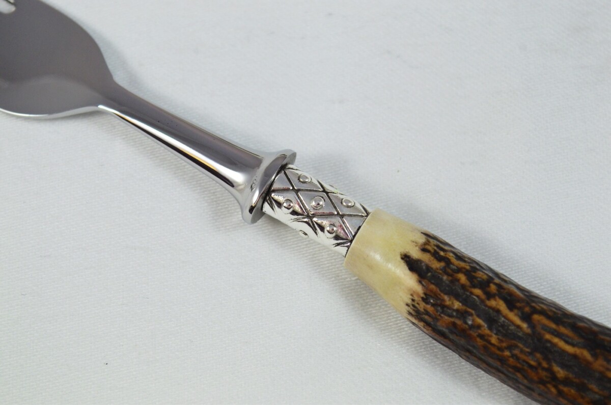 A Set of 12 Sheffield Silver Ferruled Steak Forks with Red Deer Stag Antler Handles - Image 4