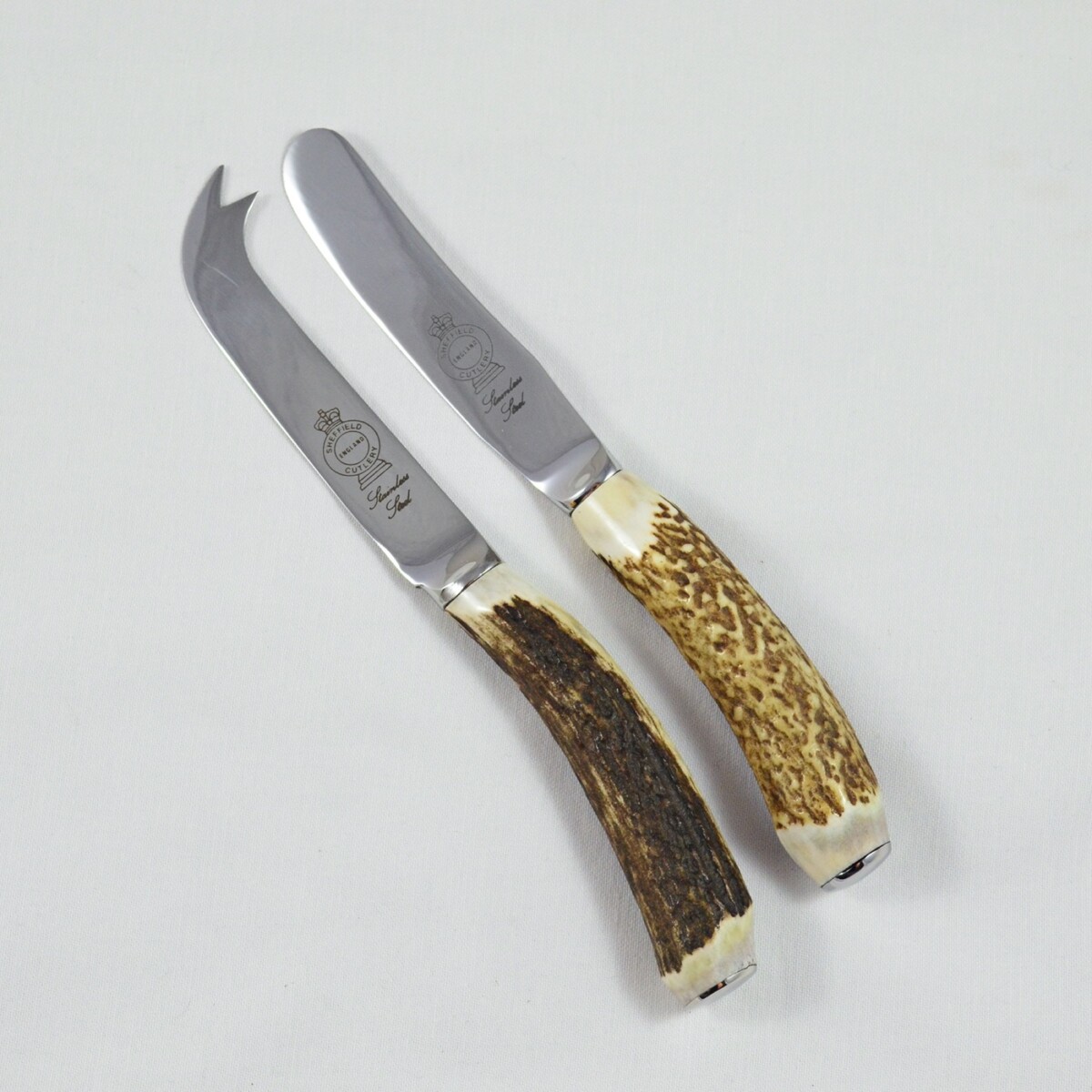 A Genuine Stag Horn Handled Cheese Board Set