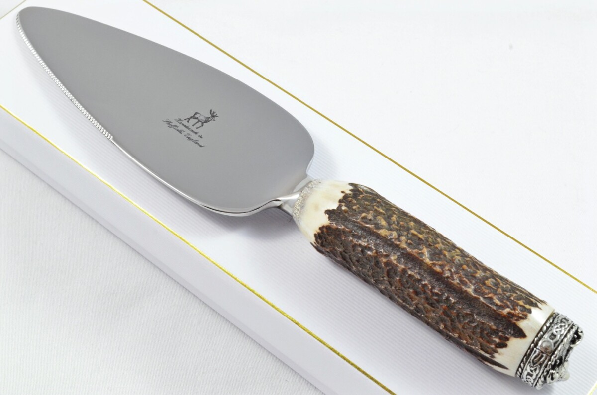 A Genuine Stag Antler Handled Pewter Capped Pie Knife Server Made In Sheffield England