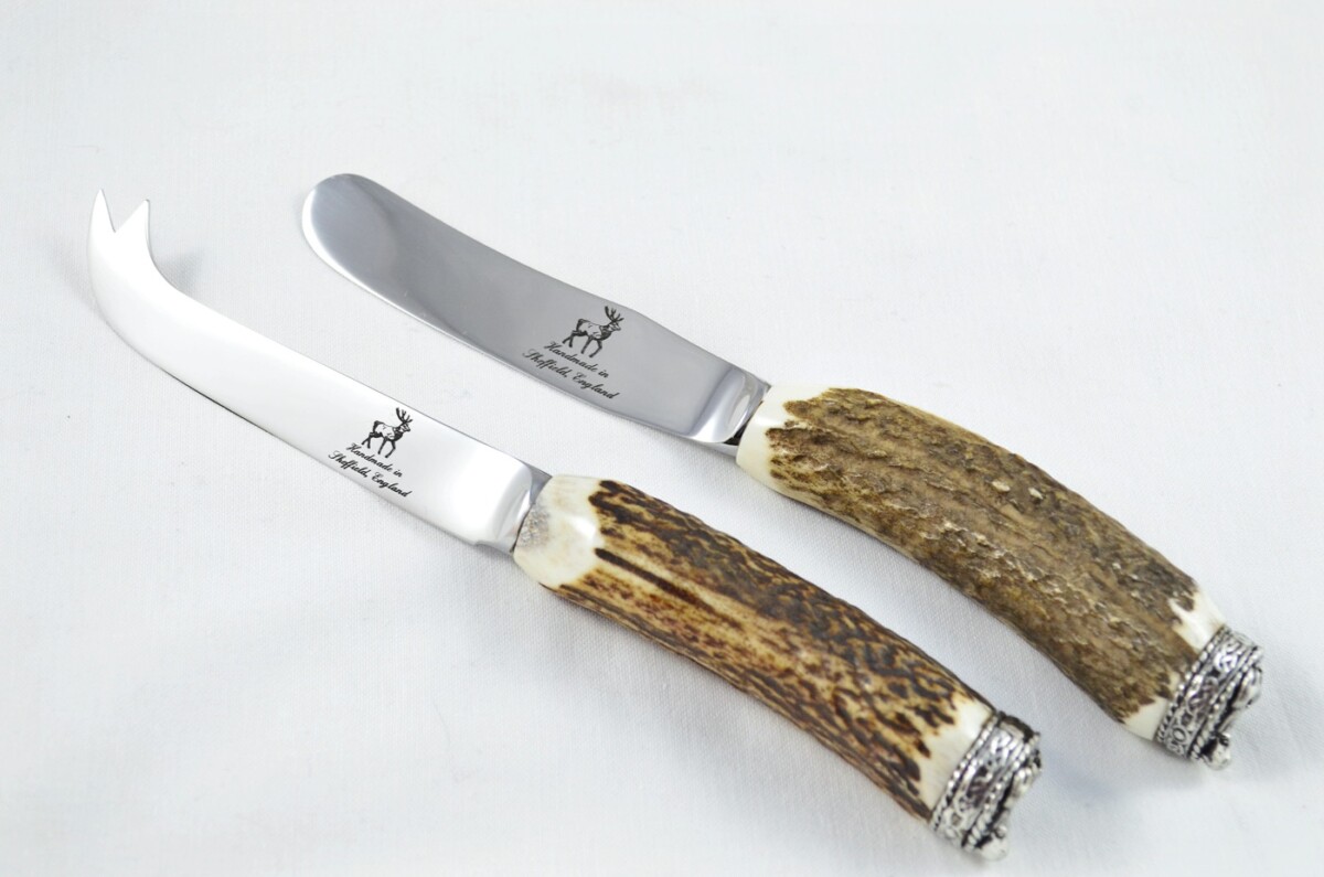 A Genuine Stag Antler Handled Pewter Capped Cheese Board Serving Set Made In Sheffield England