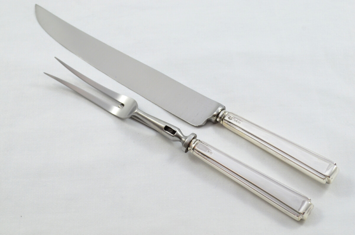 Cooper Brothers Wooden Cased Sterling Silver Handled 2 Piece Carving Set Strathmore Pattern 1968 - Image 2