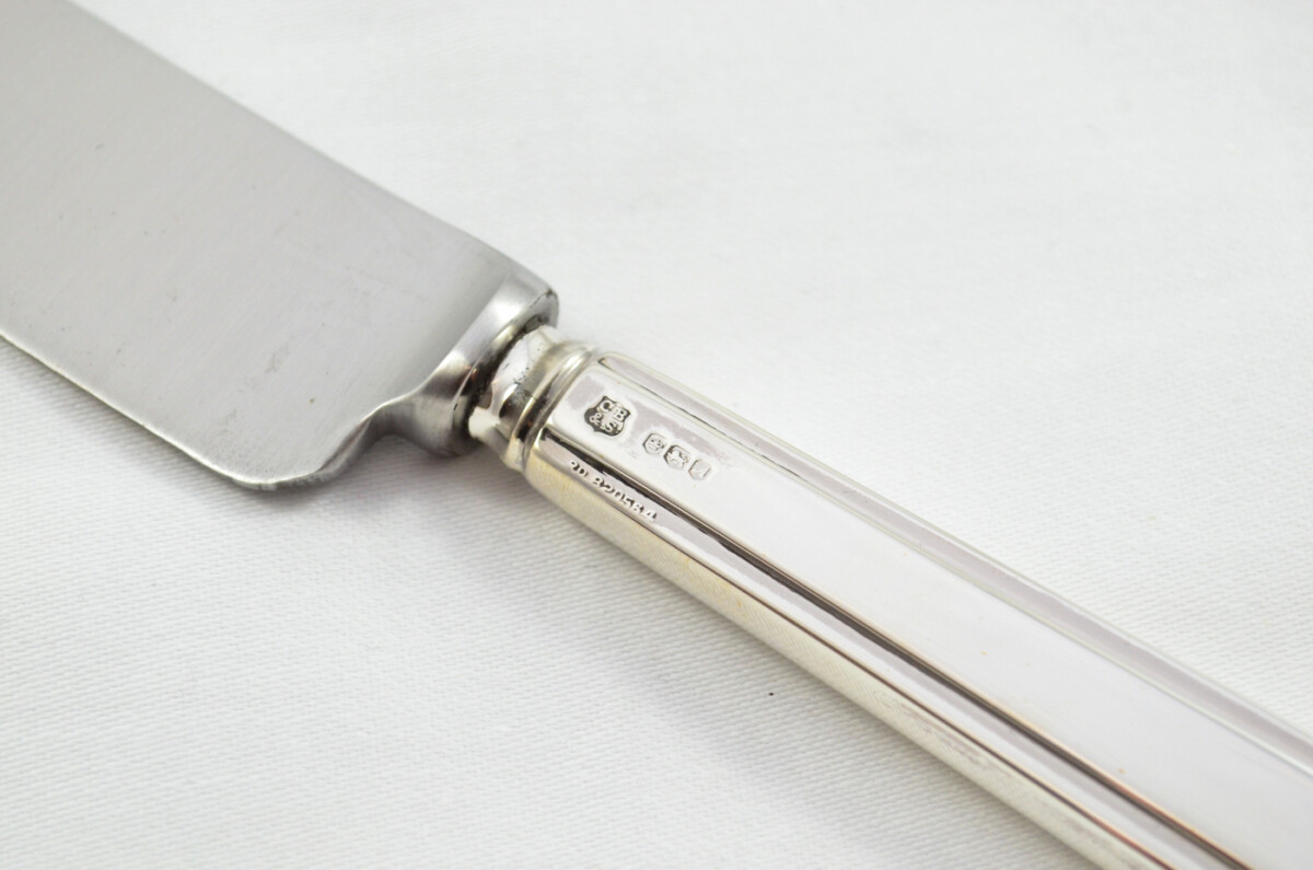 Cooper Brothers Wooden Cased Sterling Silver Handled 2 Piece Carving Set Strathmore Pattern 1968 - Image 6