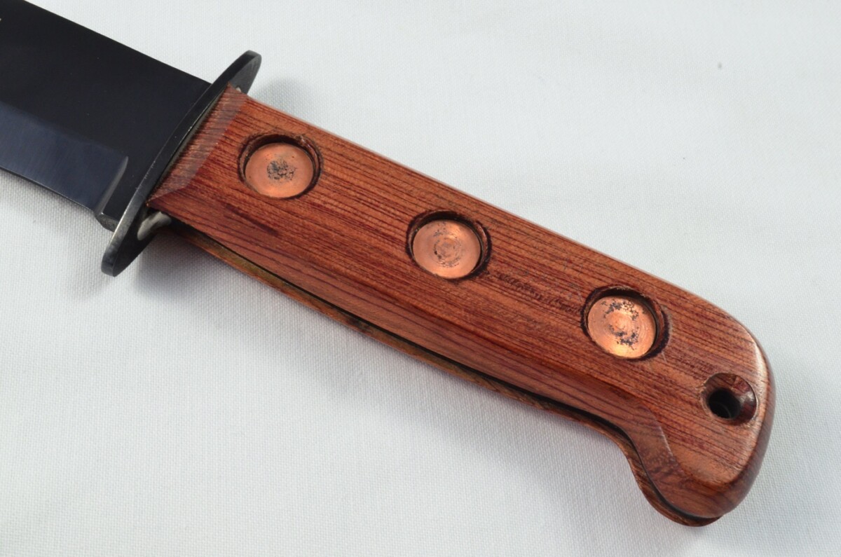 A Brand New Full Scale Tang Survival Knife Hardwood Handle 7" Black Blade - Image 3