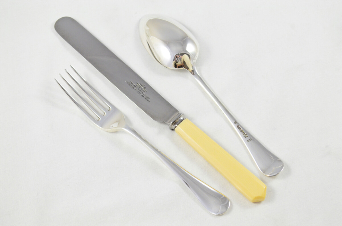 Antique Canteen of Cutlery By James Dixon & Sons Sheffield - Silver Plated - Old English Pattern - 49 Pieces - Image 5