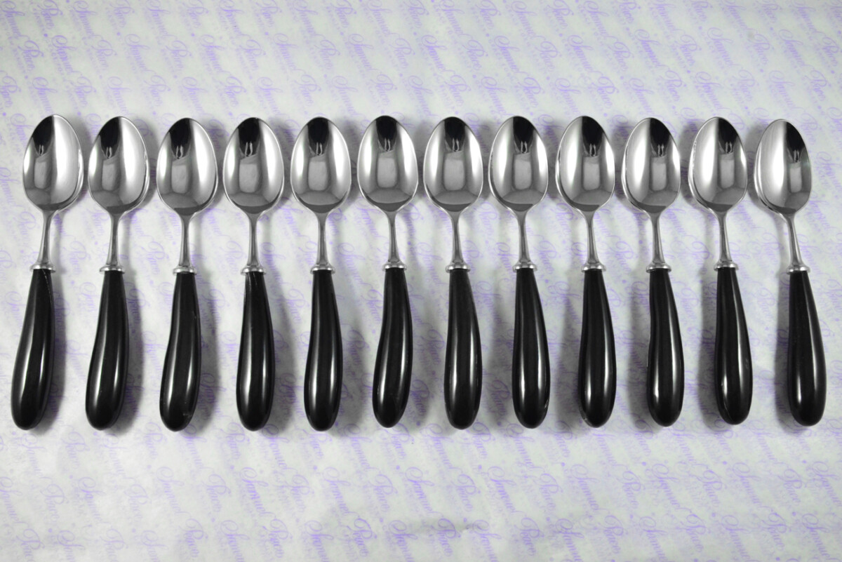 Twelve Brand New Genuine Water Buffalo Handle Dessert Spoons Made in Sheffield England