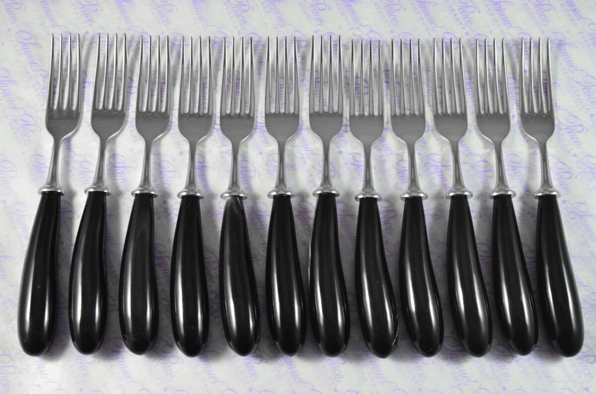 Twelve Wooden Cased Brand New Genuine Water Buffalo Handle Table Forks Made in Sheffield England - Image 9