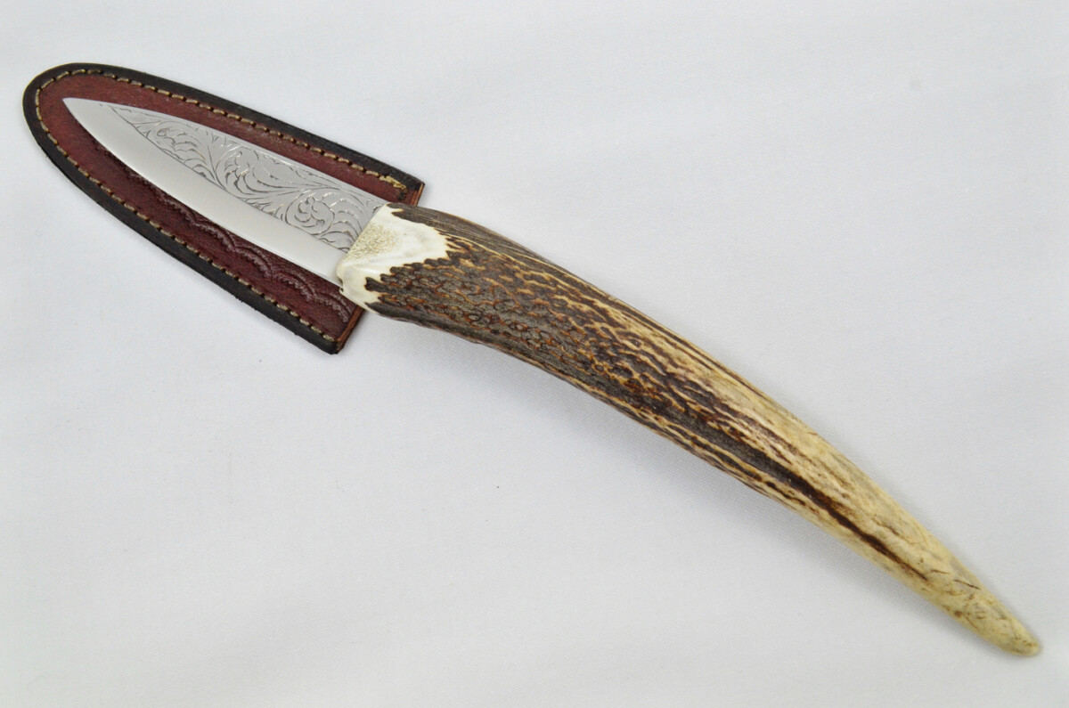 A Fantastic Genuine Hand Engraved Carbon Steel Full Tyne Stag Horn Antler Handle Sgian Dubh Sheffield England