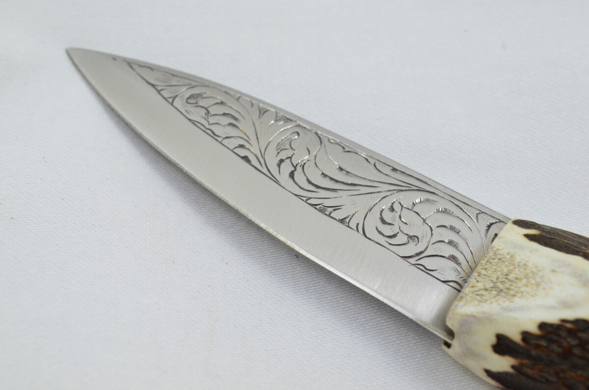 A Fantastic Genuine Hand Engraved Carbon Steel Full Tyne Stag Horn Antler Handle Sgian Dubh Sheffield England - Image 4