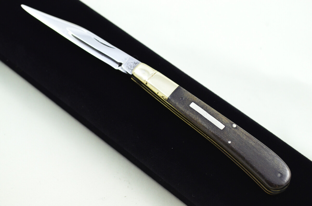 William Rodgers Sheffield Made 2 Bladed Buffalo Horn Scaled Pen Knife