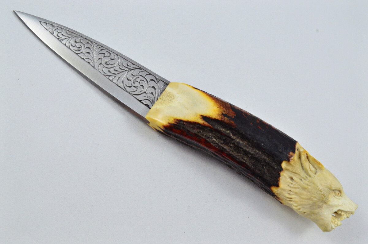 Astonishing Bespoke Hand Carved Wolf Stag Horn Antler Handle Sgian Dubh Hand Engraved Blade Sheffield England - Image 4