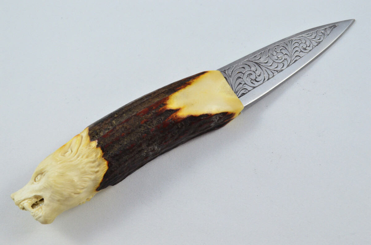 Astonishing Bespoke Hand Carved Wolf Stag Horn Antler Handle Sgian Dubh Hand Engraved Blade Sheffield England - Image 6