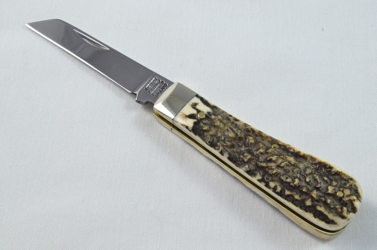 A Brand New Handmade Lambsfoot Bladed Stag Antler Scaled Pen / Pocket Knife - Image 2
