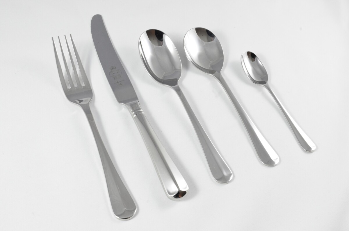 New Rattail Pattern 5 Piece place Setting Made in Sheffield England Stainless Steel Cutlery - Image 3